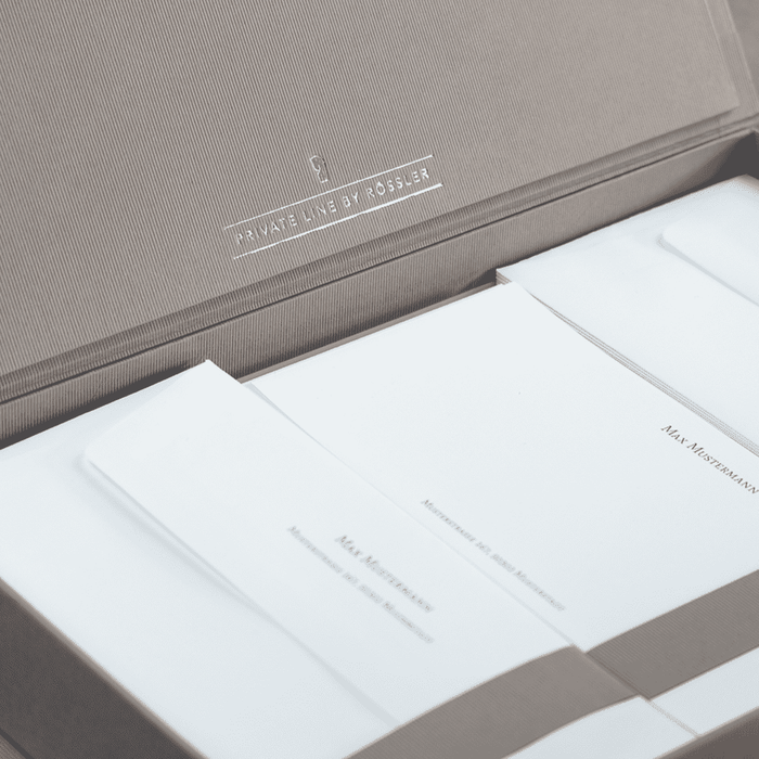 Personalisierbare Briefpapier Kassette | Edles Papier in Weiß | 60 Stück | taupe